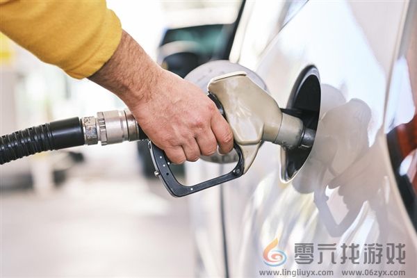 国内油价明晚下调：今年来最大降幅预定 加满一箱省11元(图1)